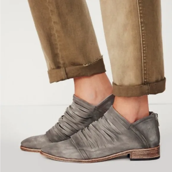 Free People | ‘Lost Valley’ Distressed Leather Ankle Boot Gray Sz 38 *Italy*