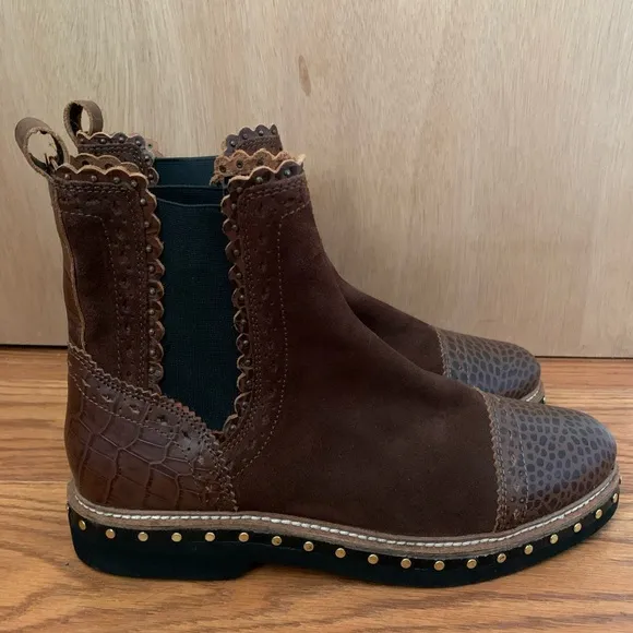 Free People NEW Atlas Studded Chelsea Boots Chocolate size 39.5 US9