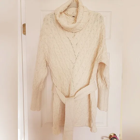 Free People New Cream Turtleneck Sweater Dress. Size S/M. KNIT