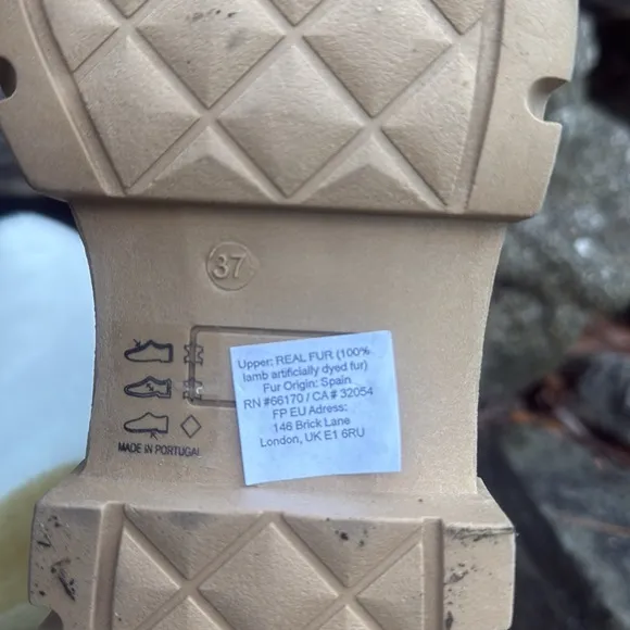 FREE PEOPLE REAL FUR TALL COLORBLOCK BOOTS - 37 EURO/ 7 US 💙🤍🤎❄️