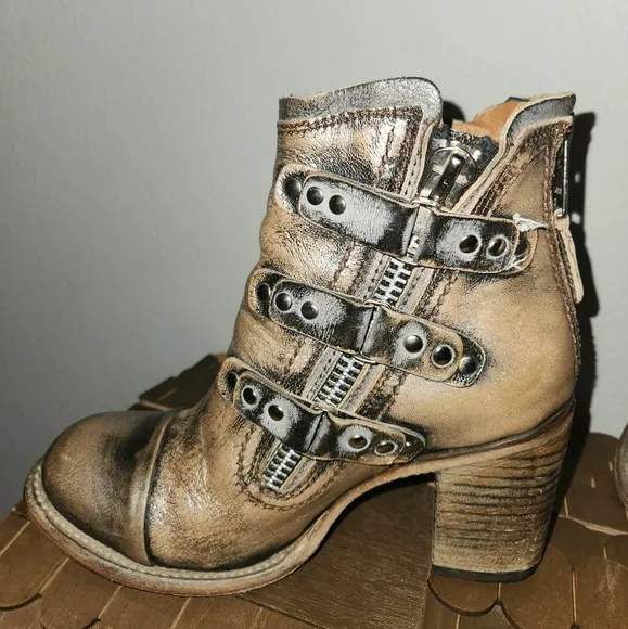 FREEBIRD Beckett Ankle Boots Womens Sz 8 Pewter Leather