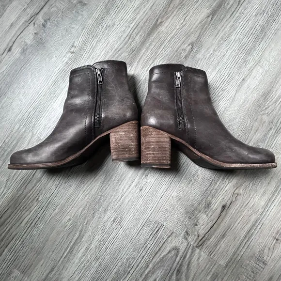 Frye Addie Double Zip Ankle Boots Smoke Leather Heel Booties Size 7.5 B