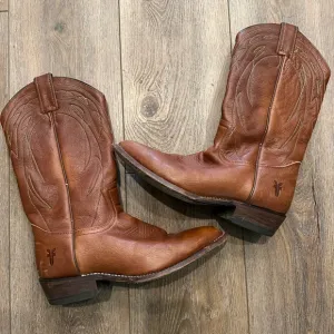 Frye Billy Women 8.5 Brown Western Cowgirl Core Boot 77689 F973 Pointed Toe