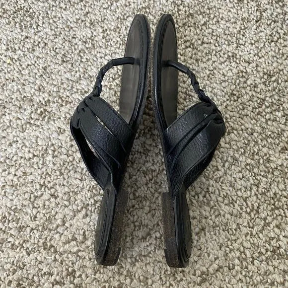 Frye Carson Sandals Size 8.5 Black Twisted Leather Thong Neutral Staple Casual
