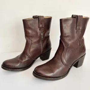 Frye Jane Trapunto Heel Shortie Boots Brown Size 10