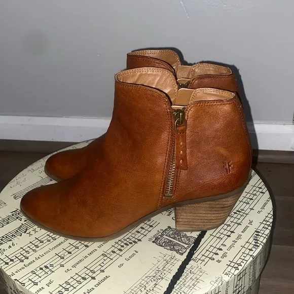 Frye Judith zip casual ankle boots