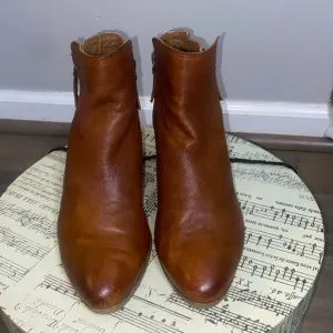 Frye Judith zip casual ankle boots
