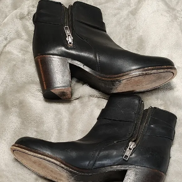 Frye Marjorie Knotted Black Ankle Boots Size 6B