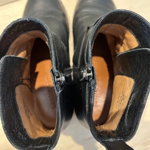 Gentle Souls by Kenneth Cole Women's Black Leather boots shoes Size 9 super soft