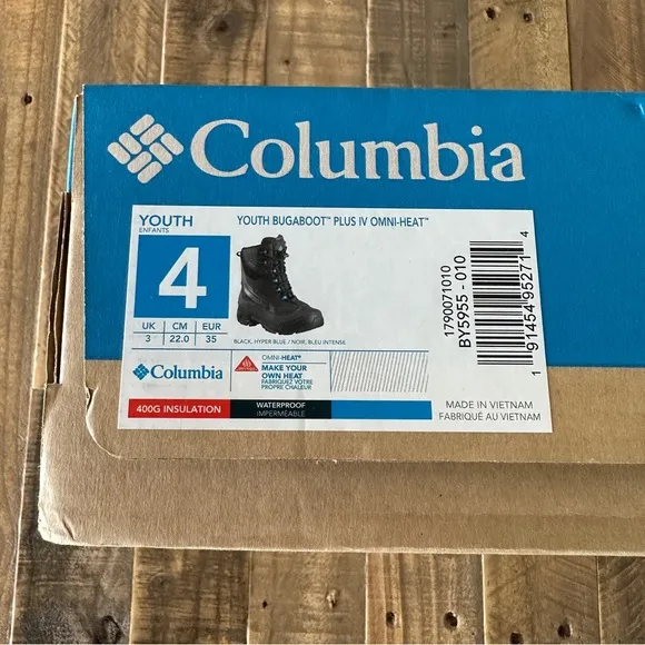 Gently used Columbia Youth Big Kids Bugaboot Plus IV Omni-Heat snow boots Size 4
