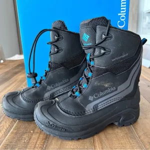 Gently used Columbia Youth Big Kids Bugaboot Plus IV Omni-Heat snow boots Size 4
