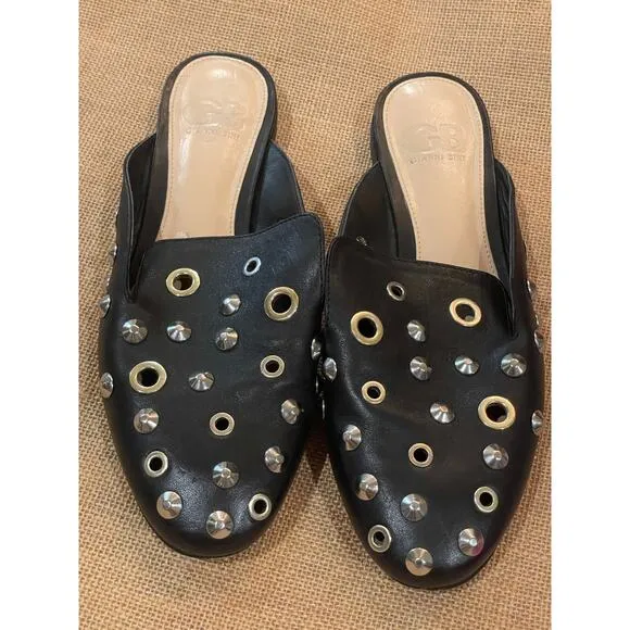 Gianni Bini black leather studded grommet mules slides 7M