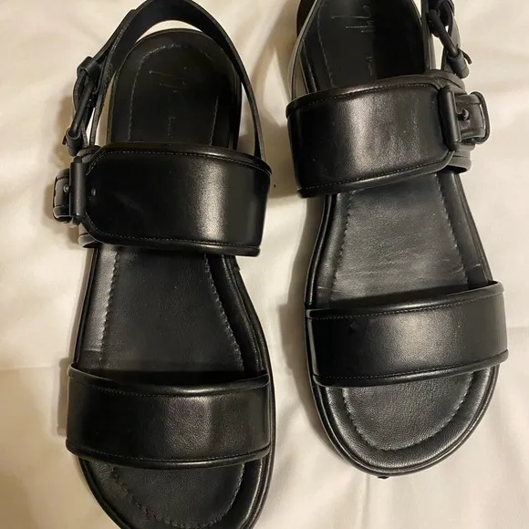 GIUSEPPE ZANOTTI Black calfskin Leather Sandals