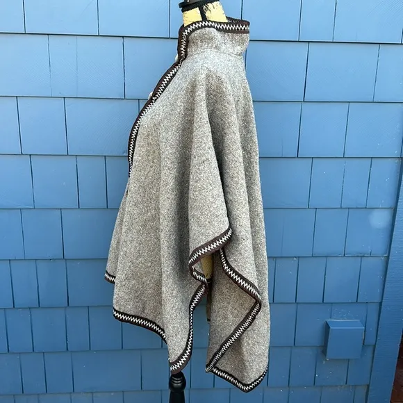 🩶🩶🩶Gorgeous hand crafted cape wool poncho brown warm boho