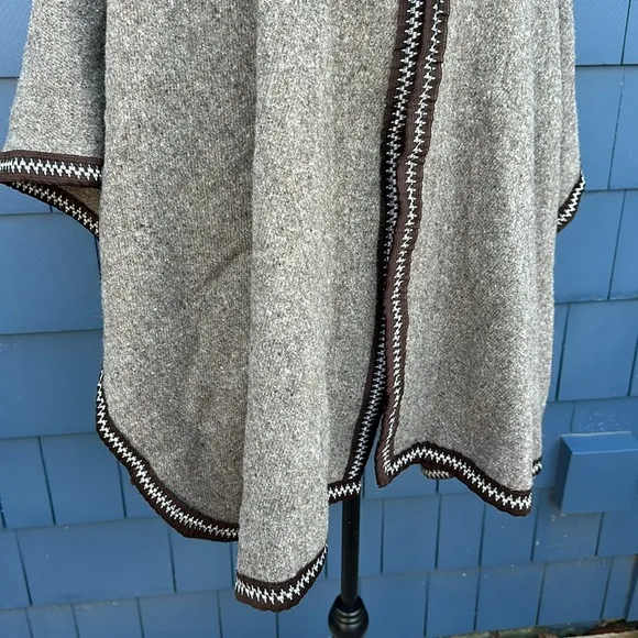 🩶🩶🩶Gorgeous hand crafted cape wool poncho brown warm boho