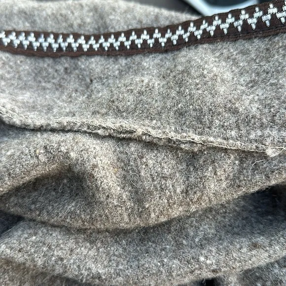 🩶🩶🩶Gorgeous hand crafted cape wool poncho brown warm boho