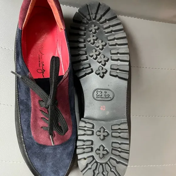 Gorgeous shoes by Pas de Rouge. Excellent condition, euro size 40.