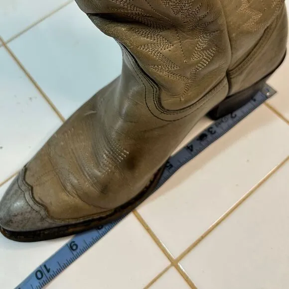 Green Western Cowboy Boots Distressed Leather Ranch Riding Boots, Size 9.