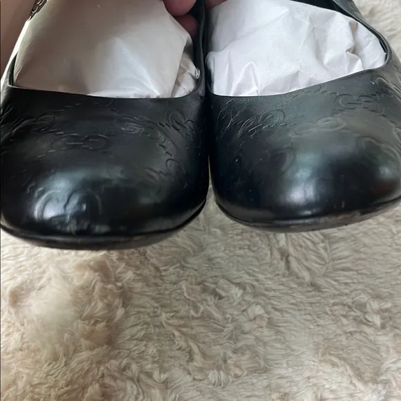 Gucci 39 1/2 C Black Embossed Leather Shoes Round Toe 👍 Low Heel Comfortable!