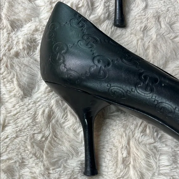 Gucci 39 1/2 C Black Embossed Leather Shoes Round Toe 👍 Low Heel Comfortable!
