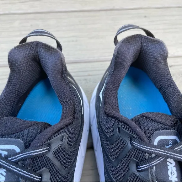 Hoka One One Clifton 4 in black and white running shoes size 9