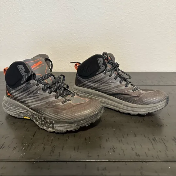 Hoka One One Men’s Speedgoat 2 Mid GoreTex Hiking Boots