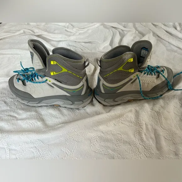 HOKA Tor Ultra High hiking boots. Size 9