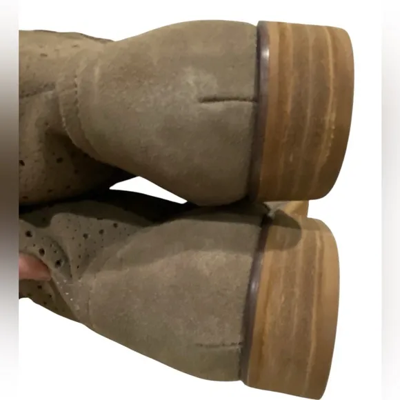 🎉Host Pick🎉NWT Dingo Adrina Tall Leather Casual Taupe Boots Size 8.5