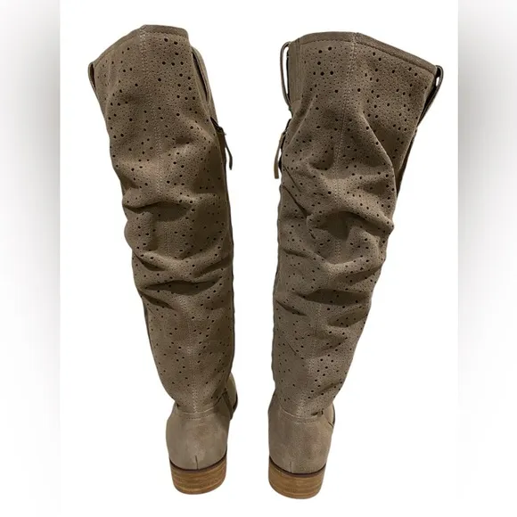🎉Host Pick🎉NWT Dingo Adrina Tall Leather Casual Taupe Boots Size 8.5