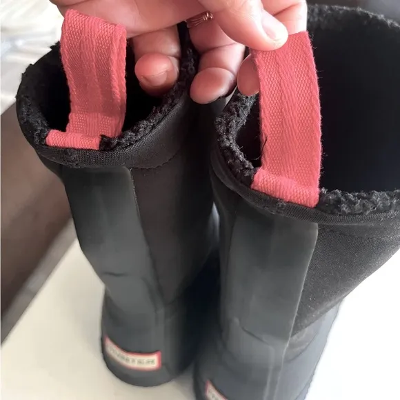 Hunter Boots Sherpa Black Boots- Size 5 Big kid/Size 7 women’s