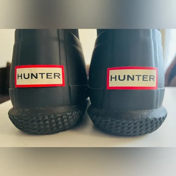 Hunter Boots Sherpa Black Boots- Size 5 Big kid/Size 7 women’s