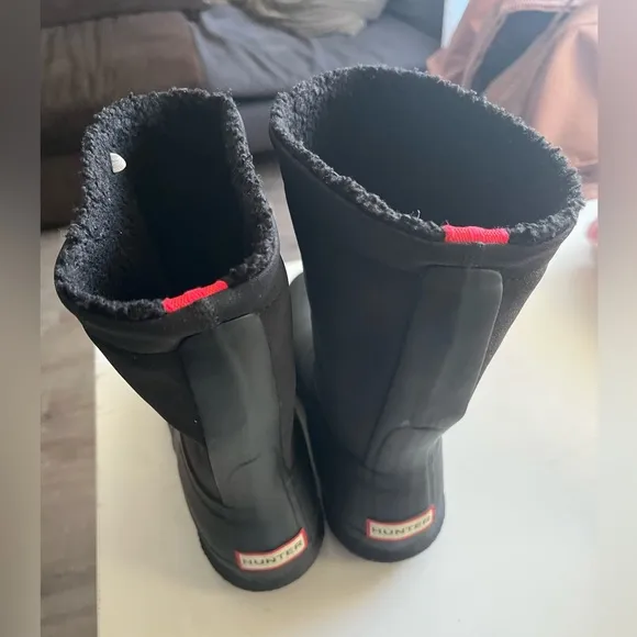 Hunter Boots Sherpa Black Boots- Size 5 Big kid/Size 7 women’s