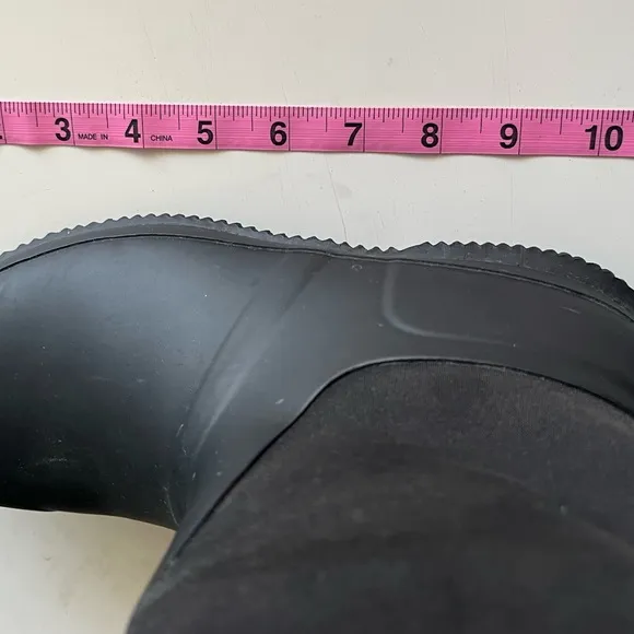 Hunter Boots Sherpa Black Boots- Size 5 Big kid/Size 7 women’s