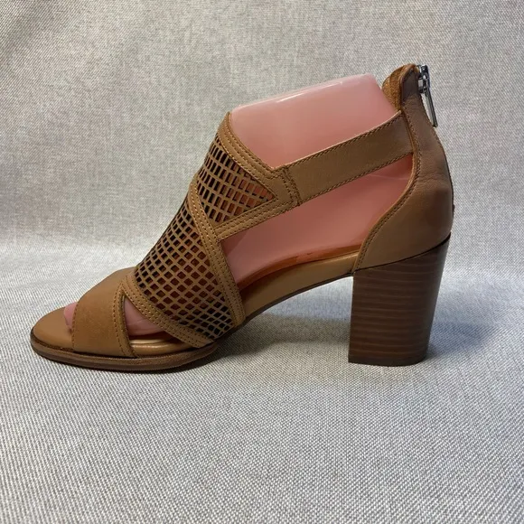 JEDDA ZIERA Pillow Walk Women’s  Tan Leather Sandals.          Size 8-8,…