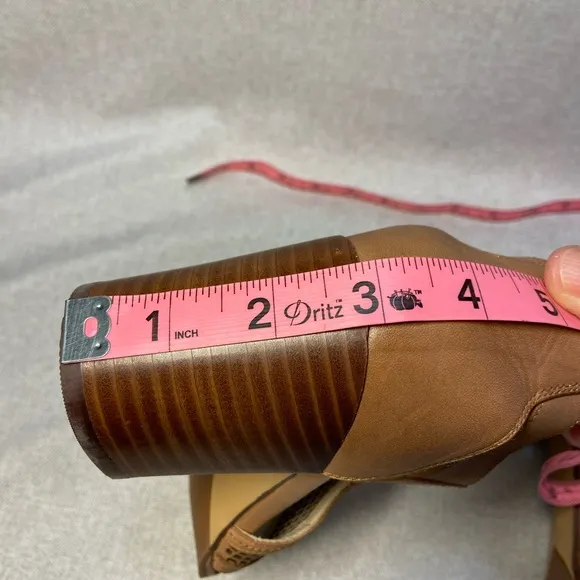 JEDDA ZIERA Pillow Walk Women’s  Tan Leather Sandals.          Size 8-8,…