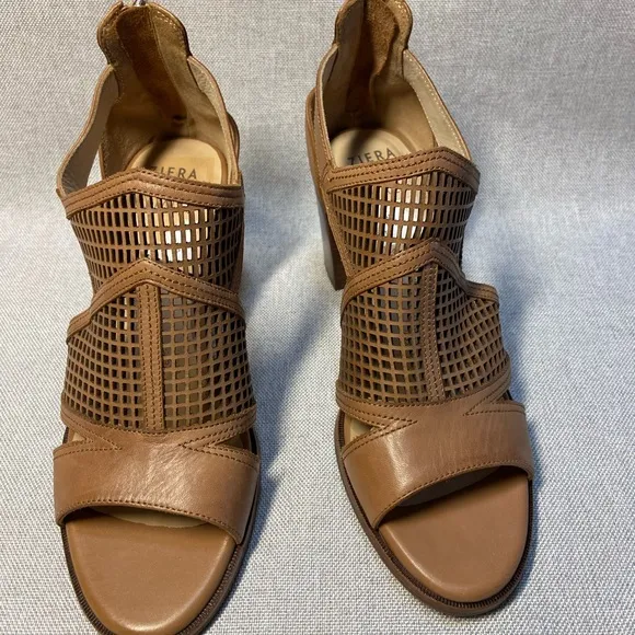 JEDDA ZIERA Pillow Walk Women’s  Tan Leather Sandals.          Size 8-8,…
