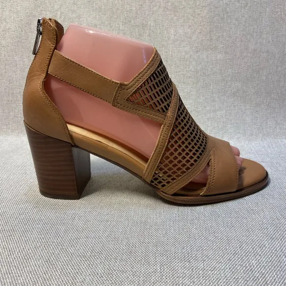 JEDDA ZIERA Pillow Walk Women’s  Tan Leather Sandals.          Size 8-8,…
