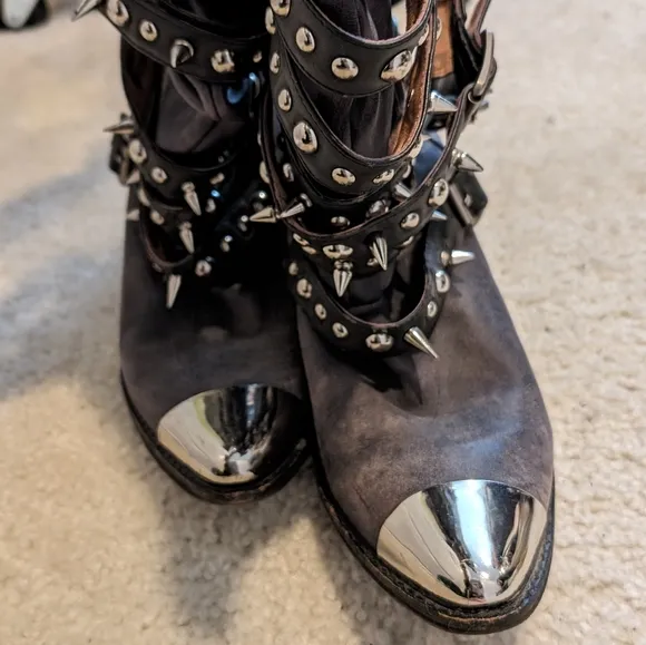 Jeffrey Campbell Kravitz spiked leather boots fits 8