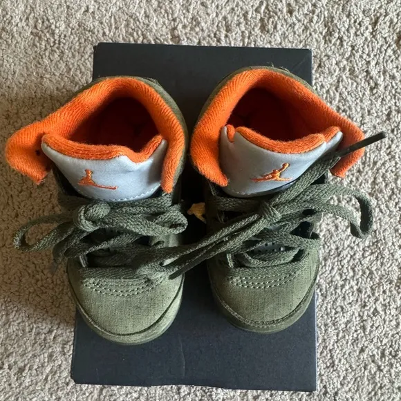 Jordan 5 Retro (TD) Army Olive/ Solar Orange Gently Used/ Great Condition.