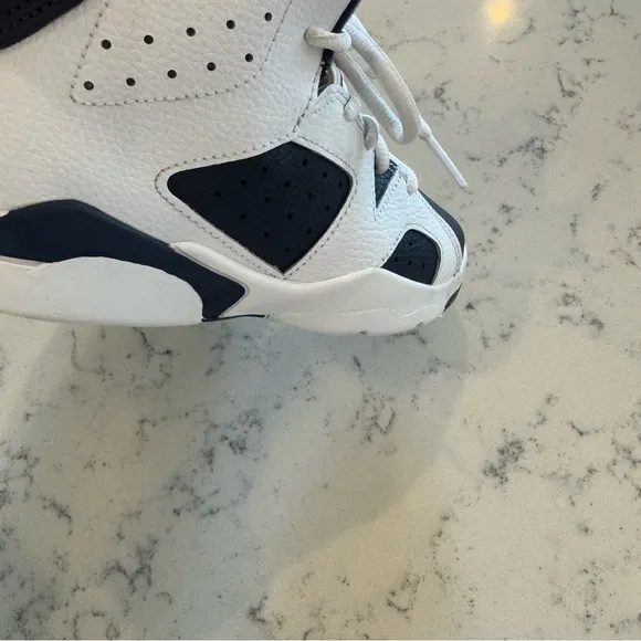 Jordan retro 6s navy and White Sneakers size 1Y. Amazing condition!