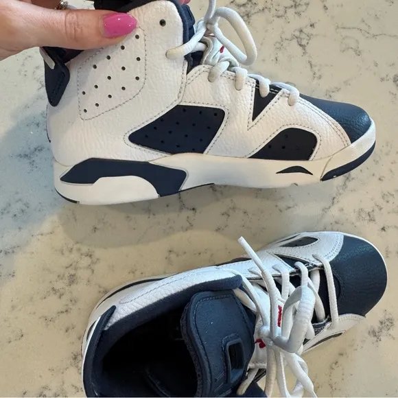 Jordan retro 6s navy and White Sneakers size 1Y. Amazing condition!