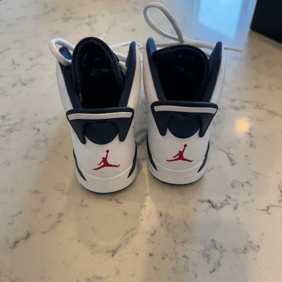 Jordan retro 6s navy and White Sneakers size 1Y. Amazing condition!