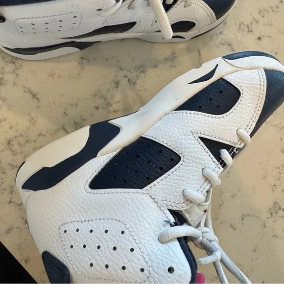 Jordan retro 6s navy and White Sneakers size 1Y. Amazing condition!
