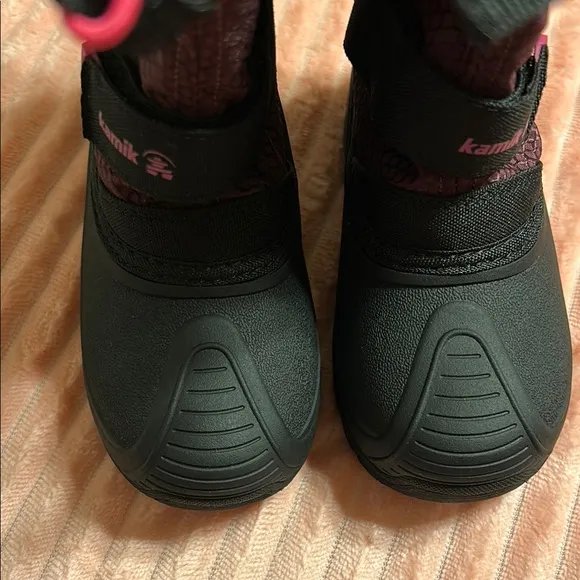 Kamik Kids' Finley 2 Grape and black Winter Boots size 11 NWT