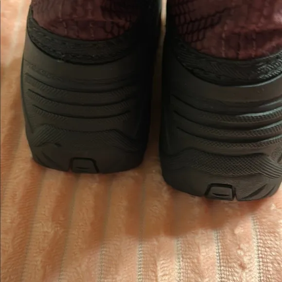 Kamik Kids' Finley 2 Grape and black Winter Boots size 11 NWT