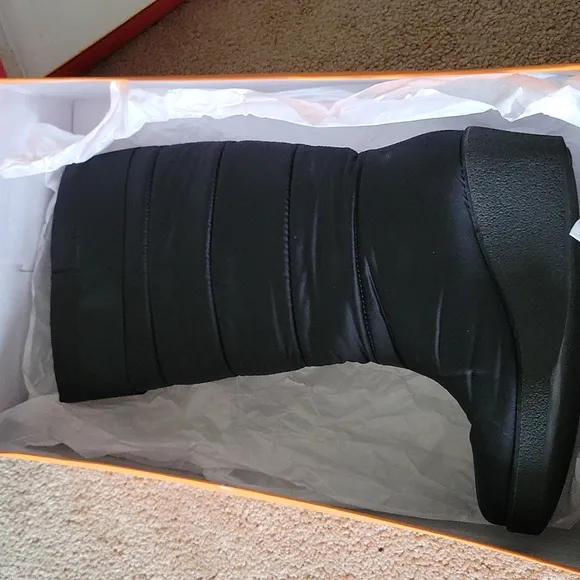 Kate Spade Cagney Puff Bow Boots