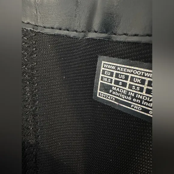 KEEN Bern Baby Bern II Tall Boot - Women's Size 8. Black! Waterproof. Warm!