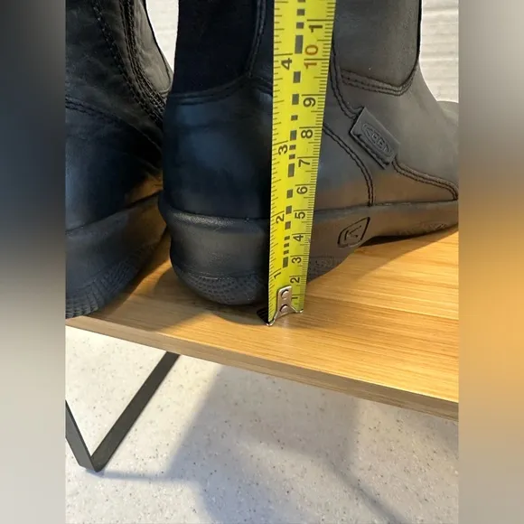 KEEN Bern Baby Bern II Tall Boot - Women's Size 8. Black! Waterproof. Warm!