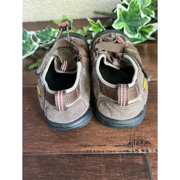 Keen boys waterproof brown water sandals size 2