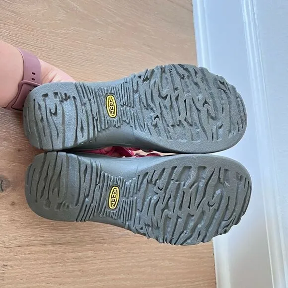 Keen Girl Big Kid Size 4 Woman 6 Pink Blue Gray Waterproof Sandals Hiking Shoe